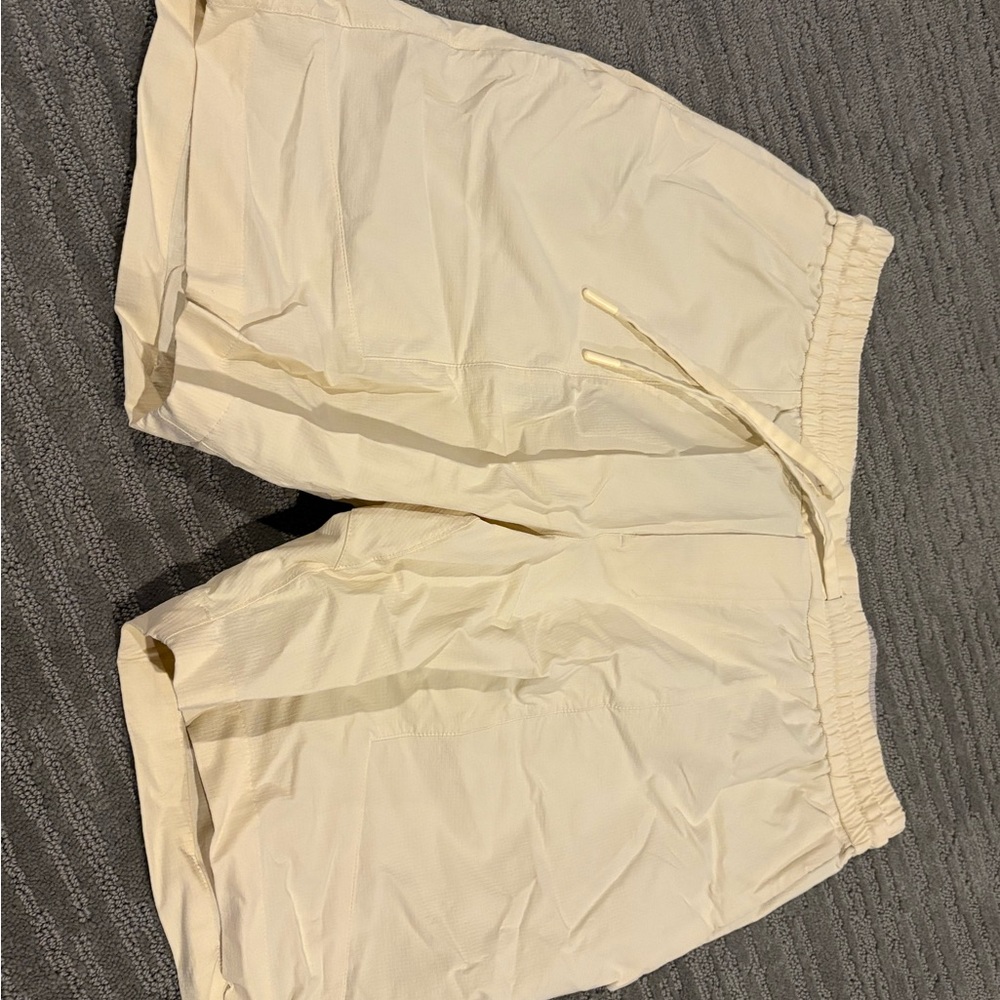 Men’s lululemon light yellow shorts
